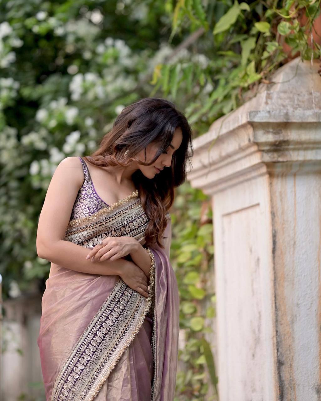 Women's Luxurious Mauve & Purple Art Silk Saree with Intricate Golden Zari & Broad Embroidered Border – Complete with Brocade Blouse for Festive & Wedding Wear - Image 11